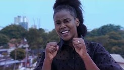 LE PLUS GRAND VIRUS   ESTHER OSSOUNGOU