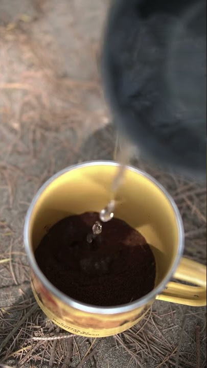 Ngopi santai di pantai