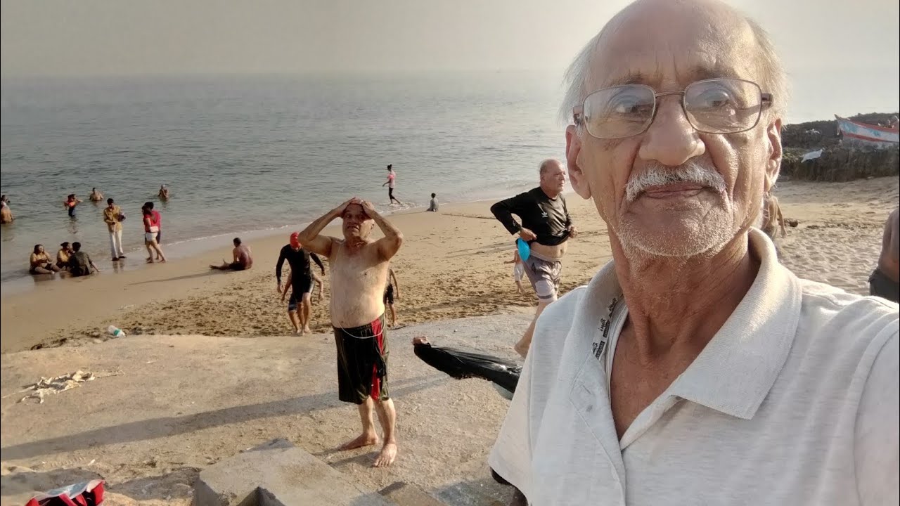 પોરબંદર ચોપાટી पोरबंदर चौपाटी, Porbandar chaupati swimming #senior #viralvideo #chaupati