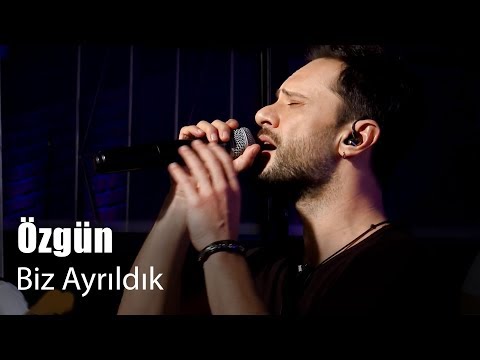 Özgün - Biz Ayrıldık (Canlı Performans)