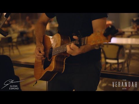 GLENN ESMOND plays 'Slide' by GOO GOO DOLLS at Macarthur Tavern's Verandah Bar