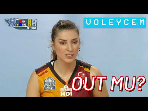 Neslihan Demir'den Tatlı Tepkiler: Out mu Ya !? (Galatasaray vs Dinamo Moscow, 20.02.2018)