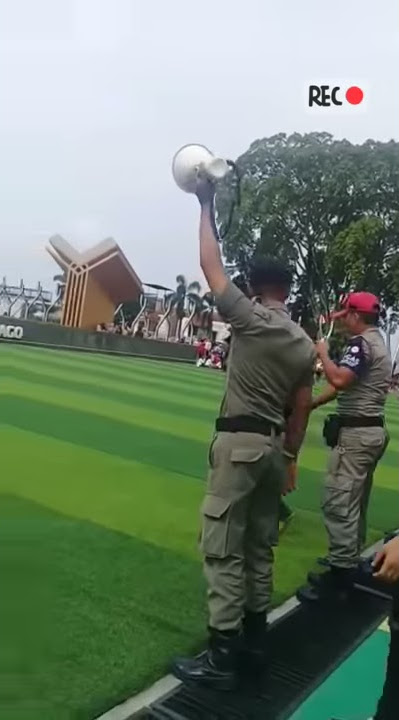 Virall !! Bocah smp tercyduk mesum di Alun-Alun Cianjur oleh petugas