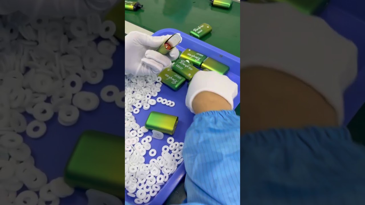 Disposable e-cigarette factory production 
