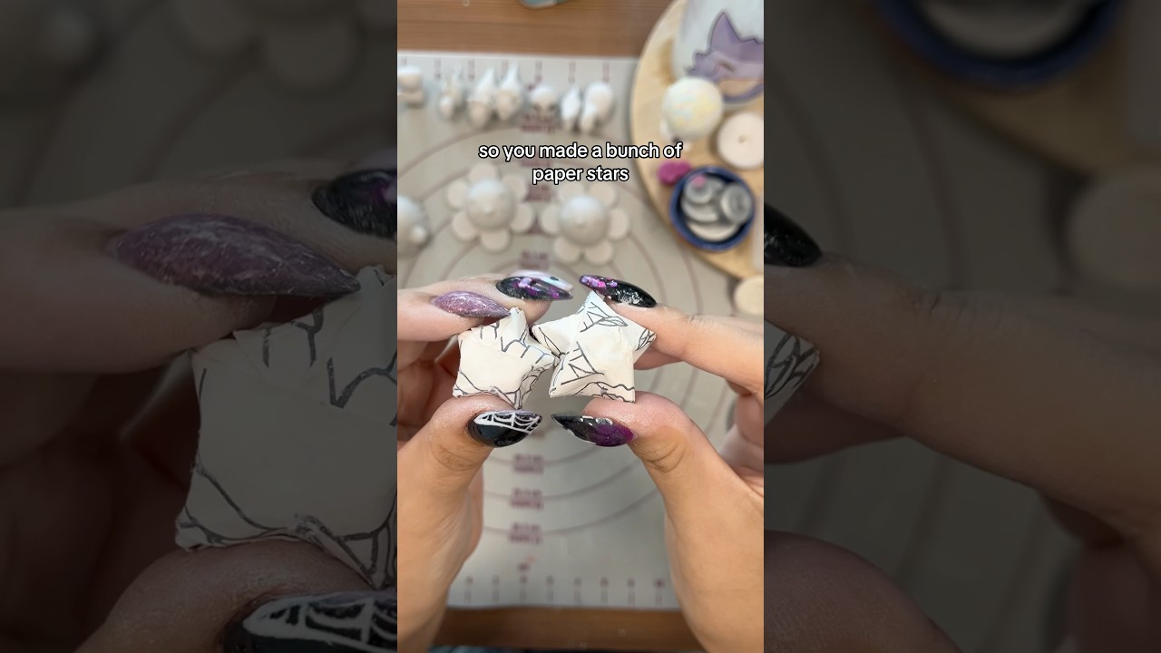 my favorite thing to do with paper stars ✨ 