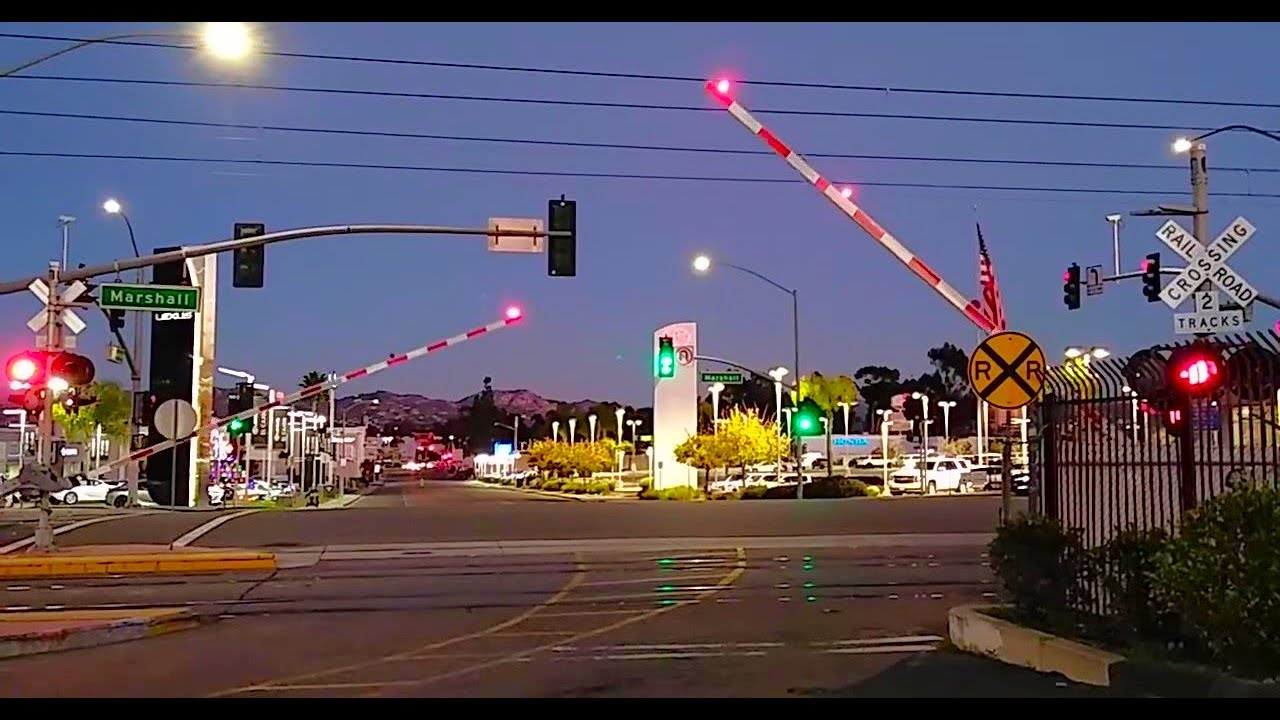 #railroadcrossing Signals Activating For Orange Line Trolley In El Cajon (Marshall Ave & Arnele Ave)