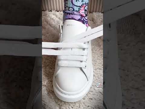 Video: Alexander Mcqueen Sneakers Giymenin Şık Yolları ?