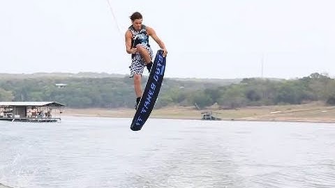 Heelside Frontside 180 with nose grab | MicBergsma