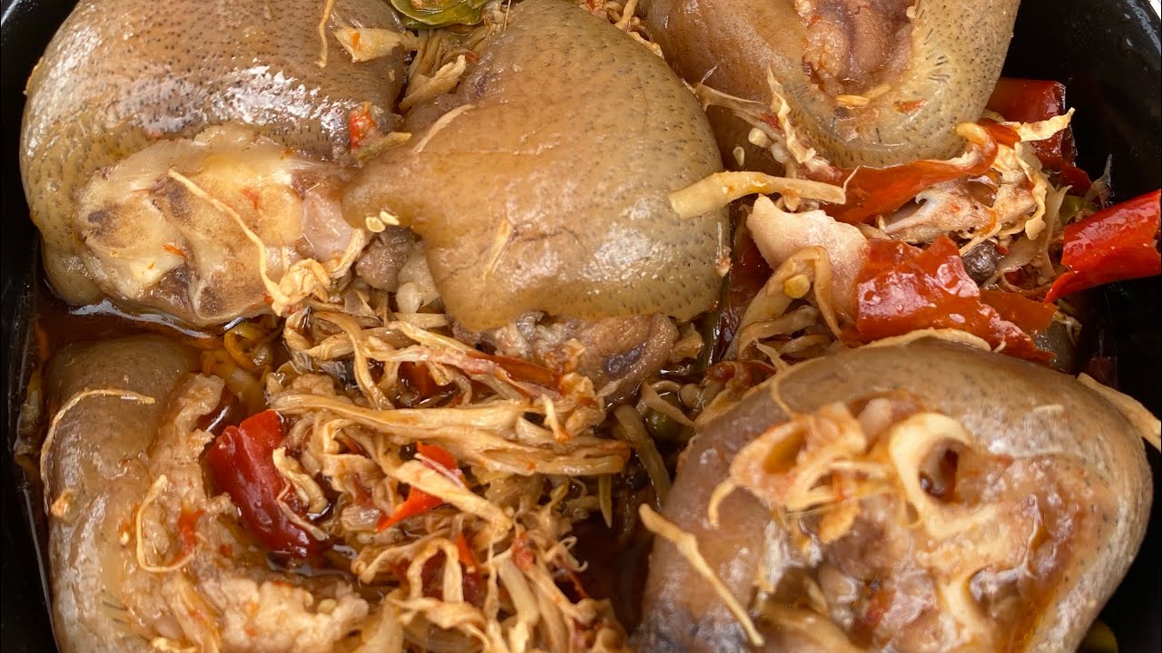 Tender Pork Trotters stewed in dried bamboo shoot ||Pork Trotters Naga Style recipe 🔥