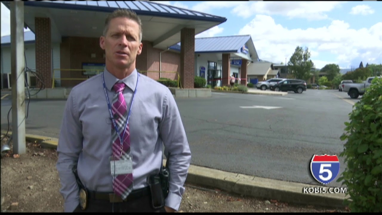 Police Asking For Public S Help Finding Man Who Robbed Local Bank