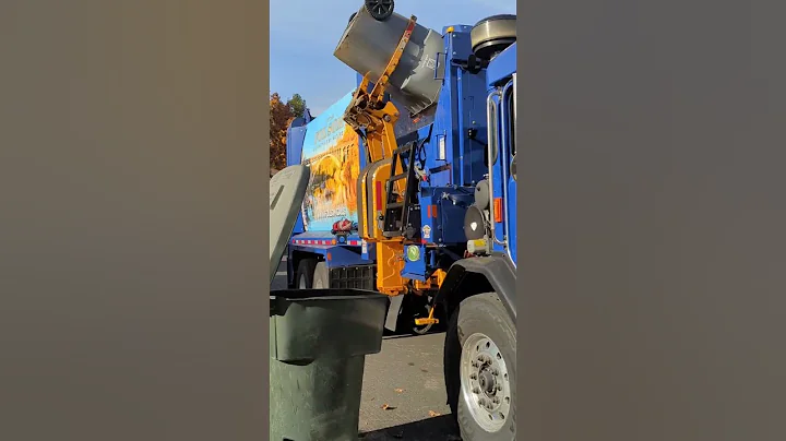 overfield trash bin (690)