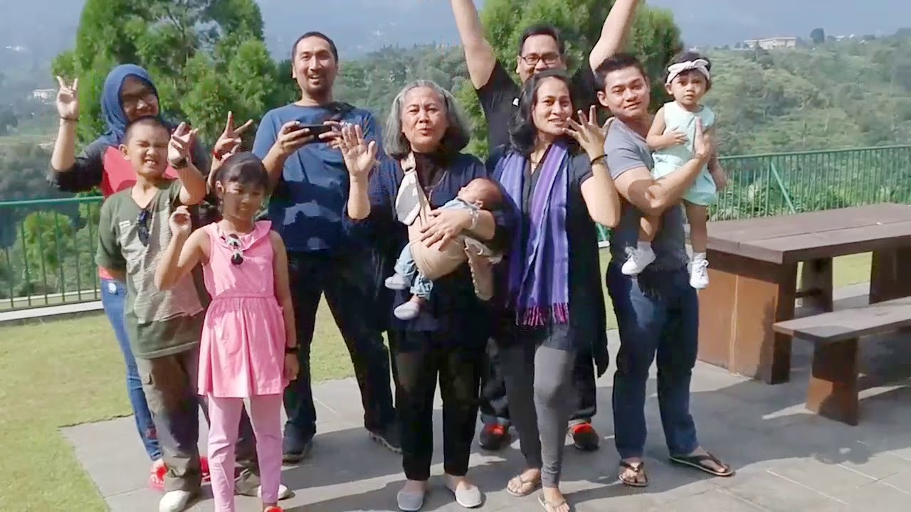 DJI Ryze Tello Drone: Sample video for family vacation in the mountains