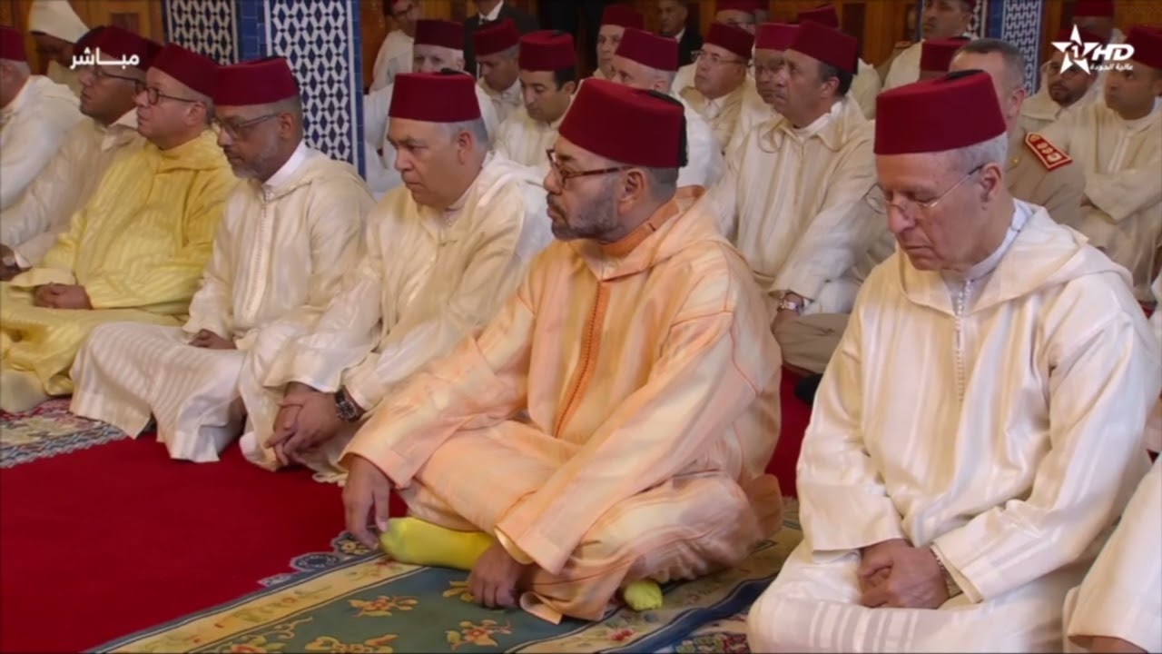 أمير المؤمنين يؤدي صلاة الجمعة بمسجد حسان بالرباط