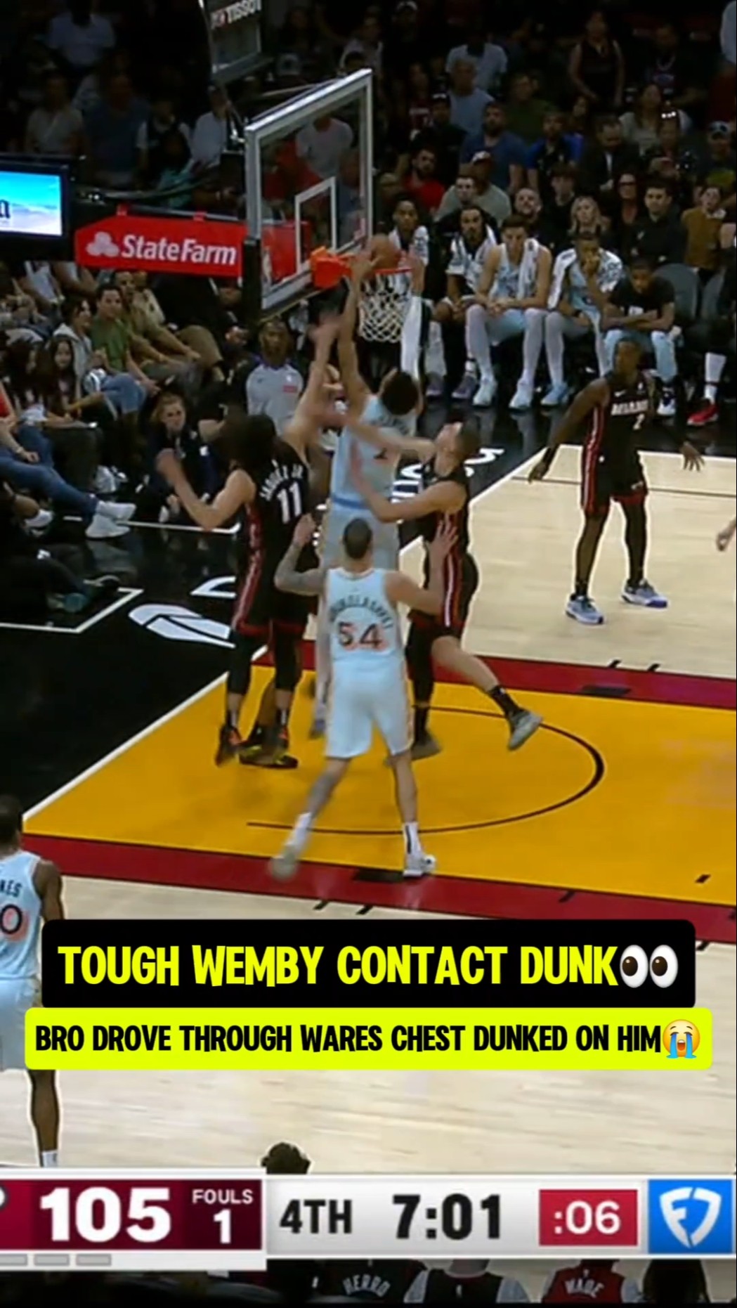 Wemby showing off his STRENGTH?