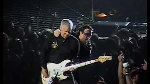 U2 - Where the Streets Have No Name (Live in Chicago 9.21.05)
