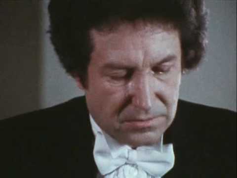 Mikhail Voskresensky plays Chopin Scherzo no. 1 - video 1982