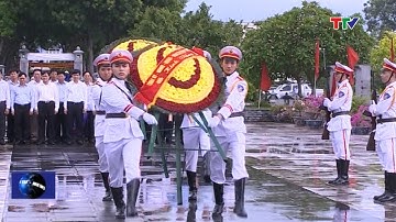 Dâng hương tưởng niệm Chủ tịch Hồ Chí Minh, các bà Mẹ Việt Nam anh hùng và các anh hùng liệt sỹ