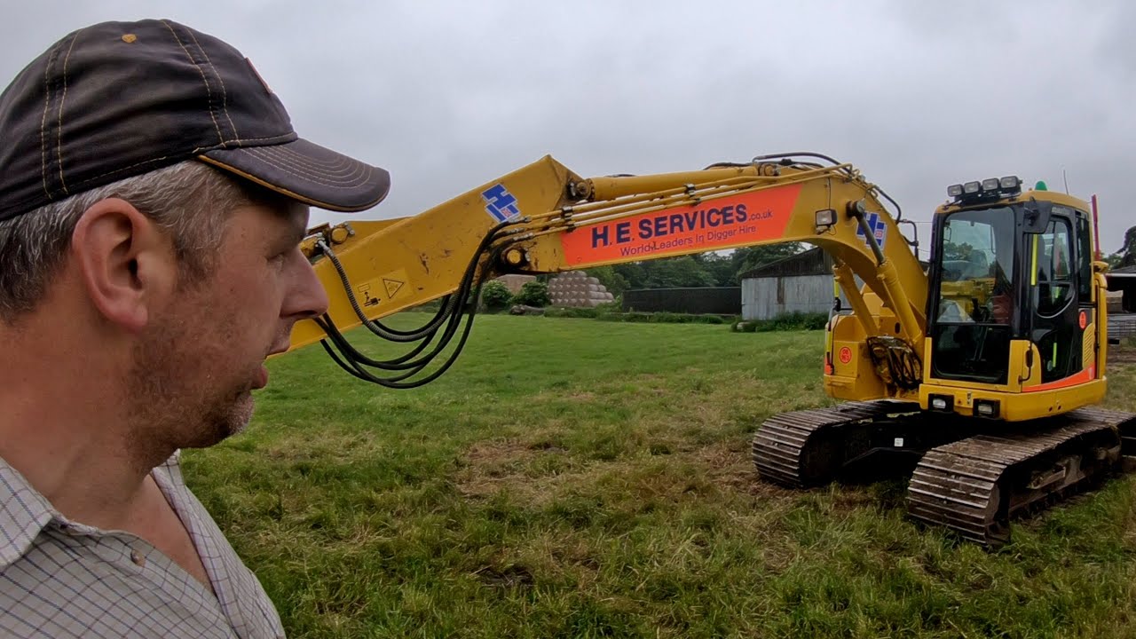 LITTLE TRACTOR, LITTLE CALF, DIGGER - YouTube