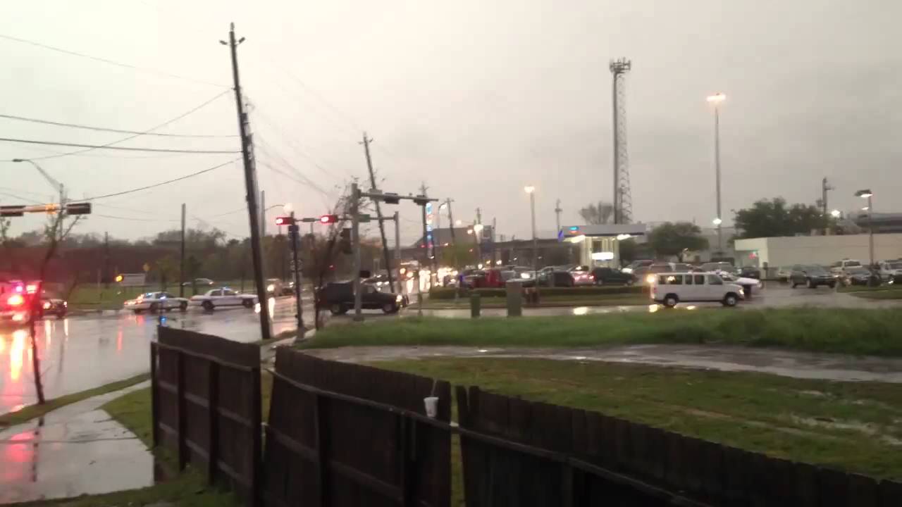 Barack Obama $2.5 Million Cadillac "The Beast"  coming down in H-Town