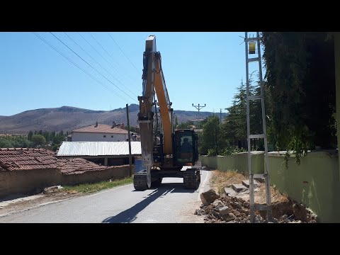 Elektrik Direği İçin Çukur Kazma ve Beton Kırma - Digging a Pit for Electric Pole