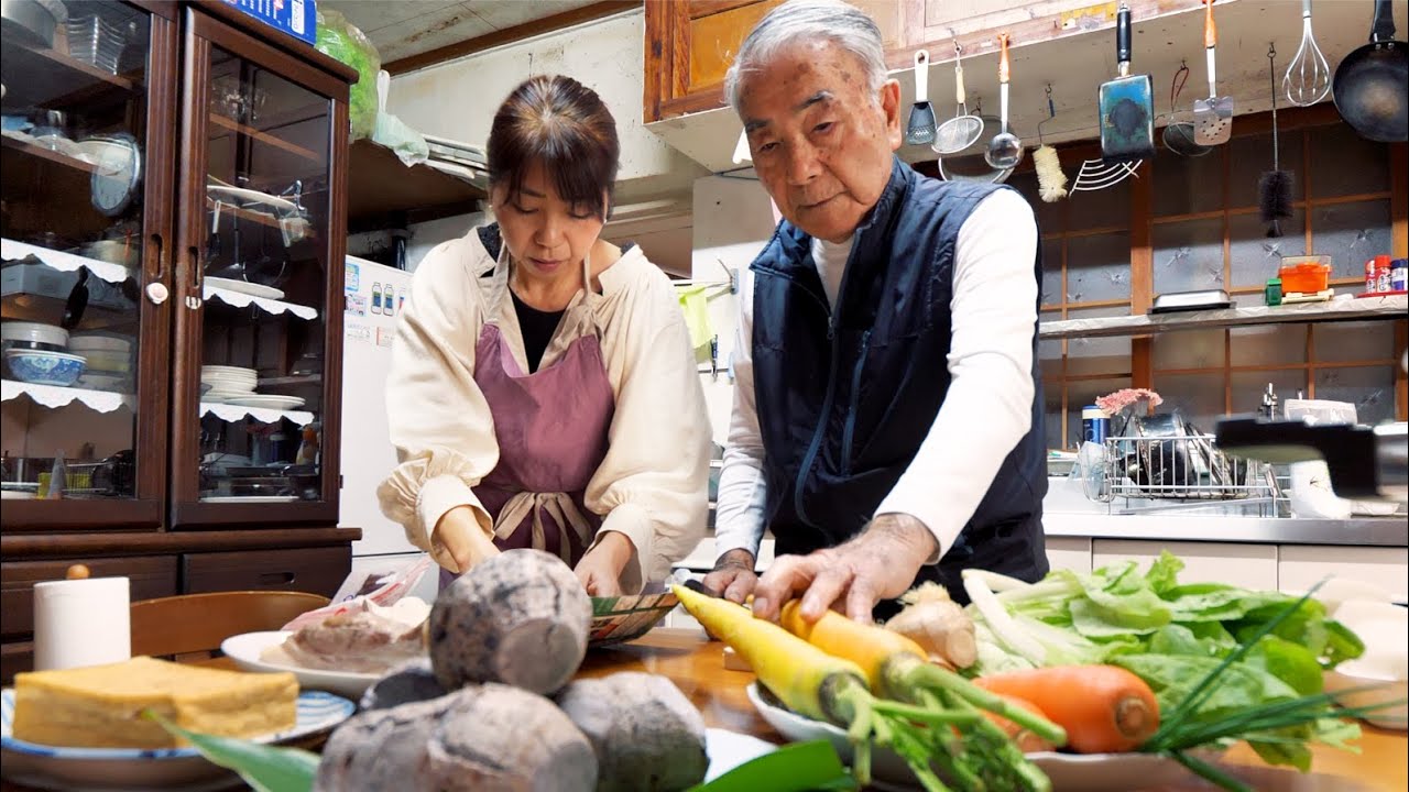 ８８歳沖縄おじぃの健康な暮らし #3（前編）｜親子でつくる沖縄長寿レシピ｜沖縄煮付け｜中味汁｜田芋田楽｜三線 めでたい節