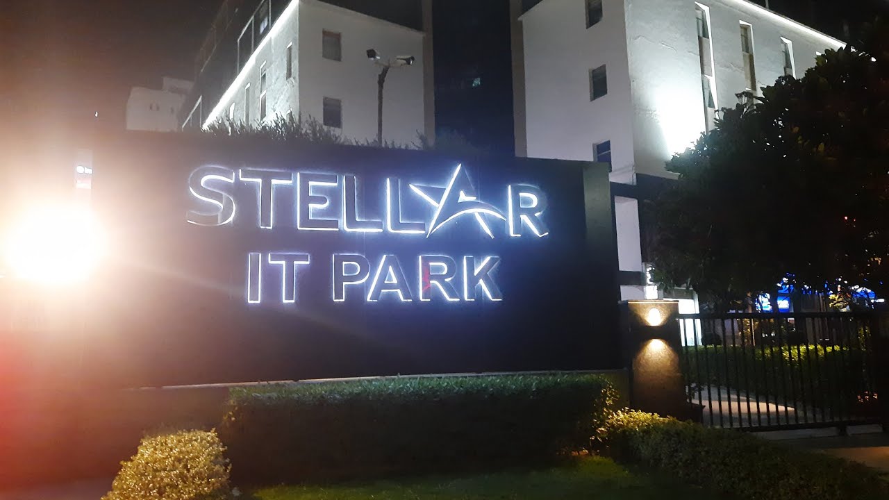 Stellar IT Park Noida ✨️ in Delhi. 🍹🍽🍸Barbeque Nation 🍗🍸🍽....