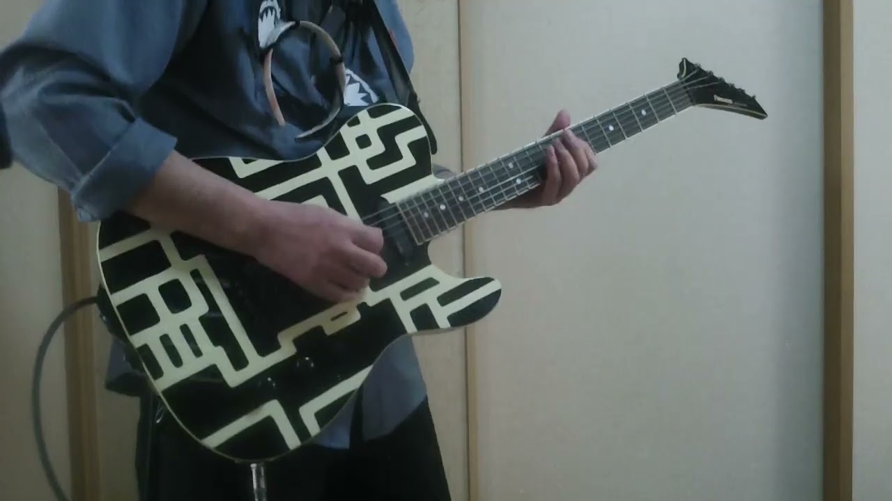 今夜は帰さない」（Clock Strikes Ten）を弾く チープ・トリック