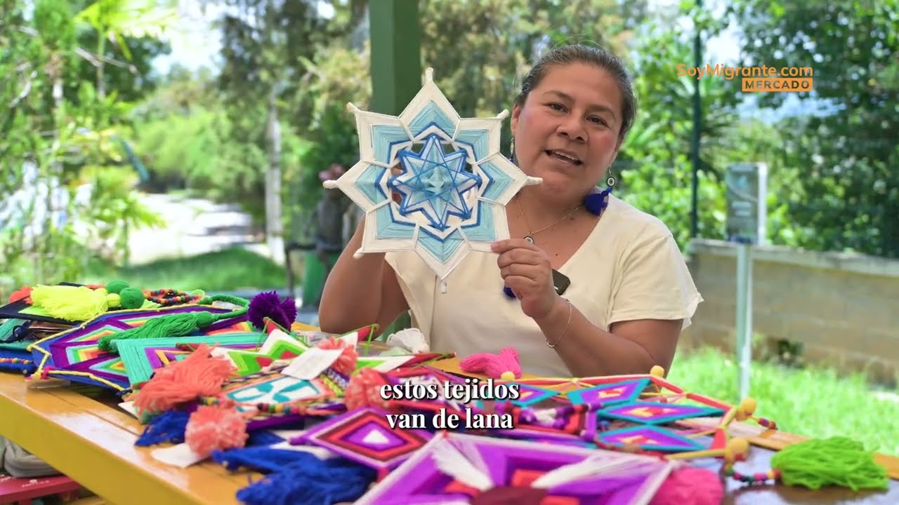 Conoce la inspiradora historia de Azul Tuy y su fundadora, Vanessa Tuy.Lo que comenzó como una búsqueda personal durante la pandemia se transformó en un emprendimiento que une arte, bienestar y propósito. A través de sus mandalas tejidos, Vanessa encontró una forma de sanar, expresarse y ayudar a otras personas a descubrir el poder transformador de la creatividad.En este video conocerás cómo nació Azul Tuy, el significado detrás de cada pieza y el camino de una emprendedora guatemalteca que convirtió los desafíos en oportunidades para crear, enseñar e inspirar.💙 Arte que conecta con el alma.
🧶 Mandalas tejidos con dedicación y significado.
🇬🇹 Emprendimiento guatemalteco disponible en SoyMigrante.com MERCADO.Visita aquí la tienda de Azul Tuy:  https://soymigrante.com/mercado/marketplace/seller/profile/azultuyLee la historia de Vanesa y su emprendimiento Azul Tuy:  https://soymigrante.com/revista/vanessa-tuy-y-un-arte-terapeutico-sus-mandalas-tejidos-estan-en-mercado/#soymigrantecom #SoyMigranteMERCADO #HechoEnGuatemala #HistoriasQueInspiran #Mandalas #EmprendedoresGT
