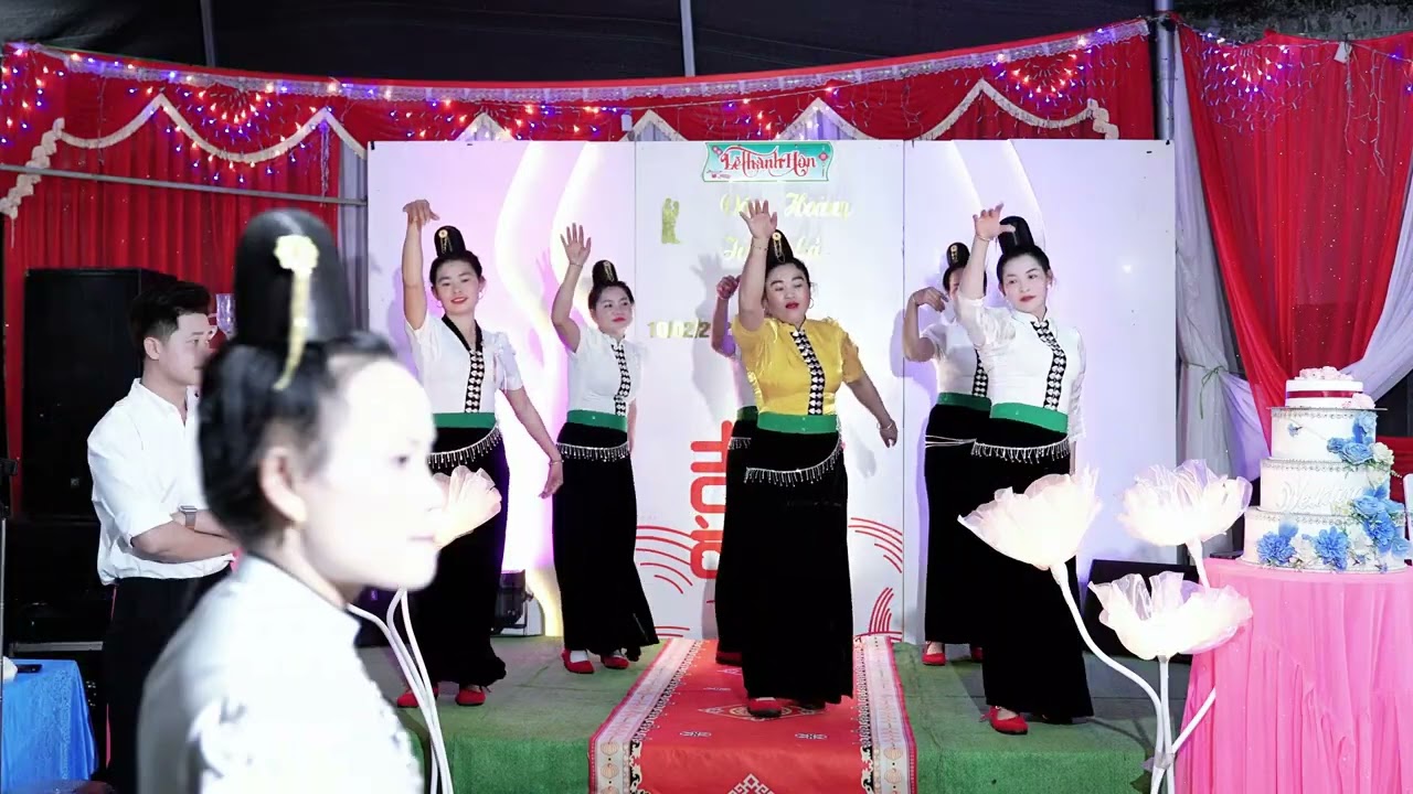 KHÔNG THỂ RỜI MẮT VỚI ĐVN VÁNH 2 THỂ HIỆN TRONG LTH VĂN HOÀNG & TÒNG LẢ TẠI BẢN VÁNH 2 - BÚNG LAO