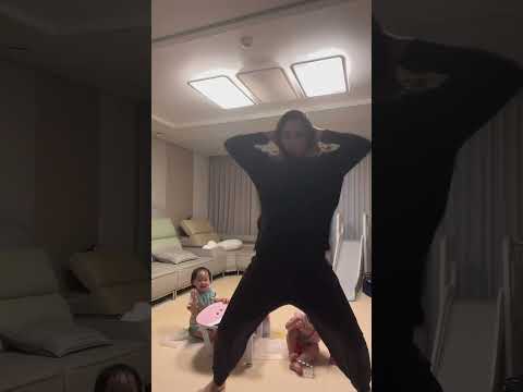 삼둥이 육아 중 갑자기 스우파2 춤 추기 #리더계급안무 #바다 #<strong>bebe</strong> #다이나믹듀오 #smoke #streetwomanfightet2
