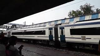 Howrah Puri Bande Bharat Express 22895 || #viral #travel #trending