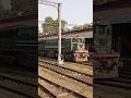 🚆 GEU-40 Leading 5UP Green Line Express Arrival | Lahore Junction Pakistan Railways 🔥 #shorts