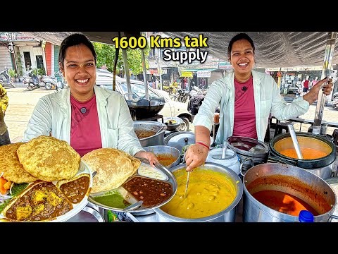 45 साल से Chandigarh ka BEST Street Food India 😍 Satvik Chole Bhature