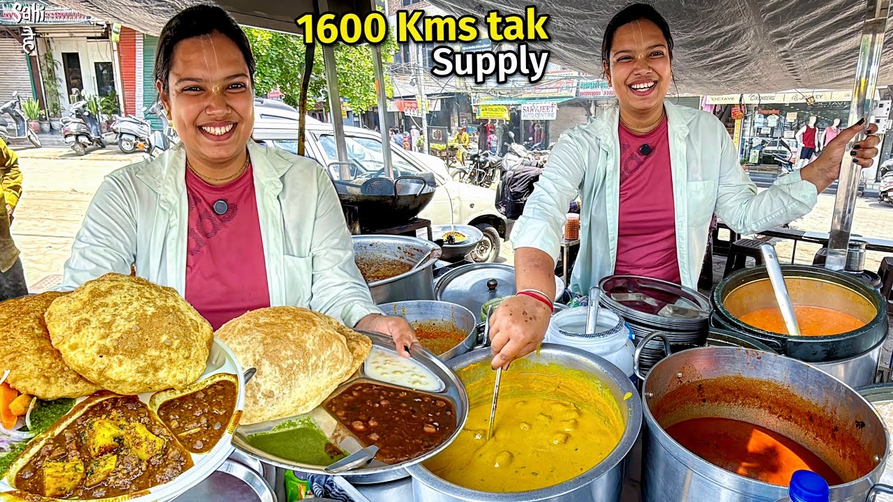 45 साल से Chandigarh ka BEST Street Food India 😍 Satvik Chole Bhature
