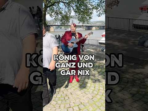 LIVE Dr. Laugh https://youtu.be/cy2rGeGaZsg?is=mUhluFg7U7GlEsNt BUCH: DERUNGLAUBLICHE(.)HEINZ