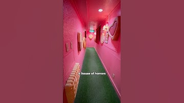 LOCKED inside a Japanese love hotel 🏩🔒