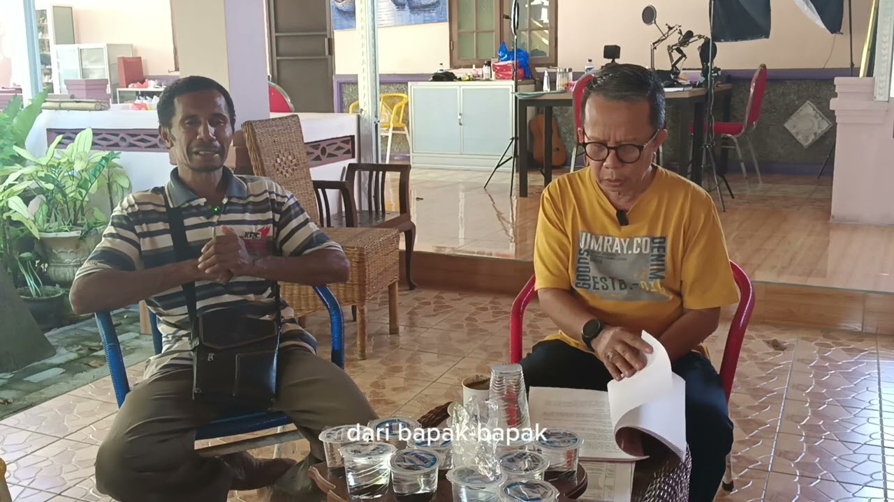 MENCARI SUMBANGAN SUKARELA UNTUK KAPELA DI DESA KEKASEWA KAB. ENDE