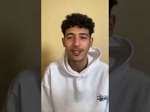 العلم الذي يحمله مدافع برشلونة مارتينيز ليس علم الجزائر