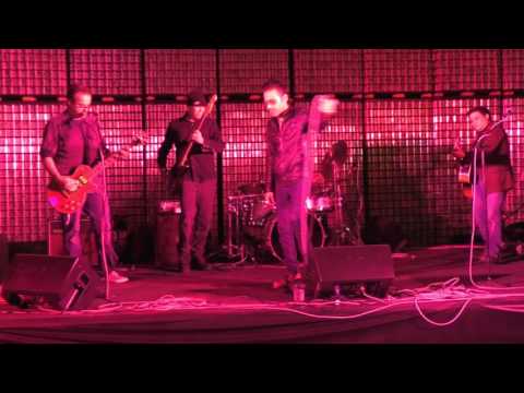 16 Pistoleros - The Hardest Part