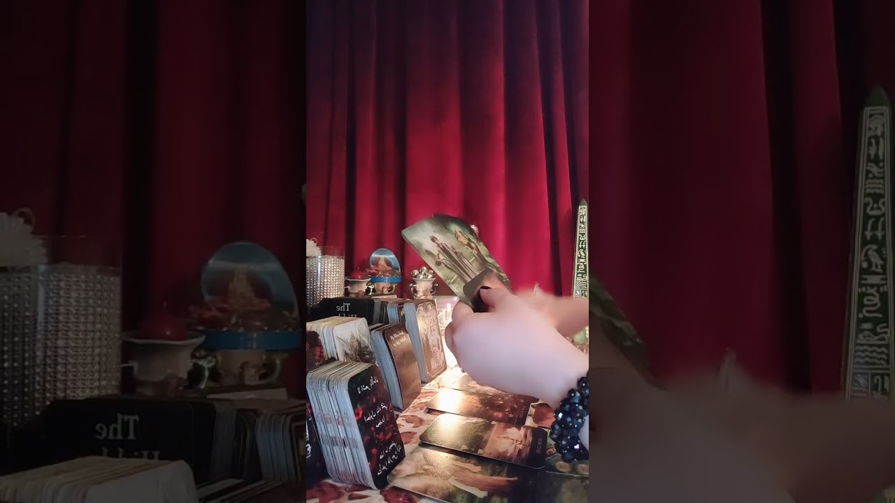 برج الميزان شخص يحركه الفضول يرغب بمعرفه كل شئ عنك🤔اصبح متعلق بك و يرغب ان يكون معك♥️عاشق ولهان🥰#برج