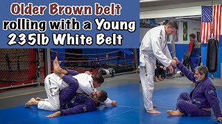 Download Lagu Older Brown Belt rolling with a young 235LB White Belt MP3