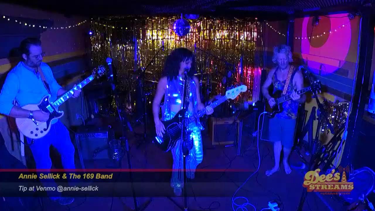 Annie Sellick & The 169 Band at Dee's Lounge 09.09.22