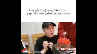 Sua Doğum Günü Sürprizi Yaptıklarında Yalandan Şaşırması