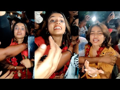 നൂറയെയും ആദിലയെയും കഴുത്തിൽ മാലയിട്ട് സ്വീകരിച്ച് ആരാധകർ | Adhila Noora Airport Entry