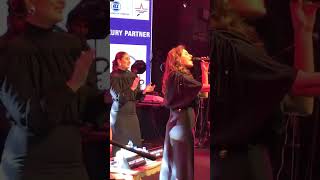 Download Lagu Kareena Kapoor Khan grooves to Kanika Kapoor’s Da Da Dasse MP3