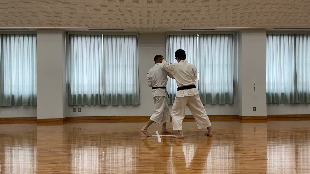 開身突（表・裏） 少林寺拳法／kaishin dukiomote,ura Shorinji Kempo