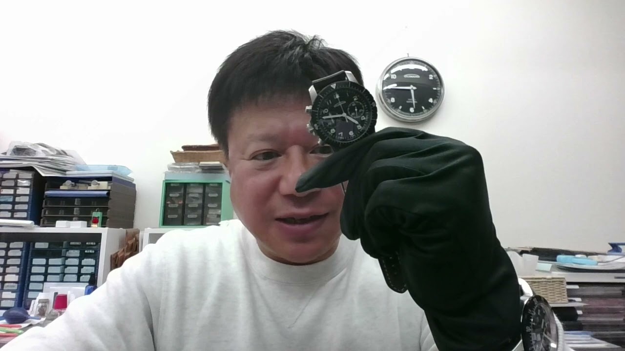 業界初のクロノグラフは・・・】それは、スターファイター・逆リューズ 