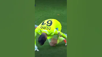 لقطة أخلاقية من الاعب 