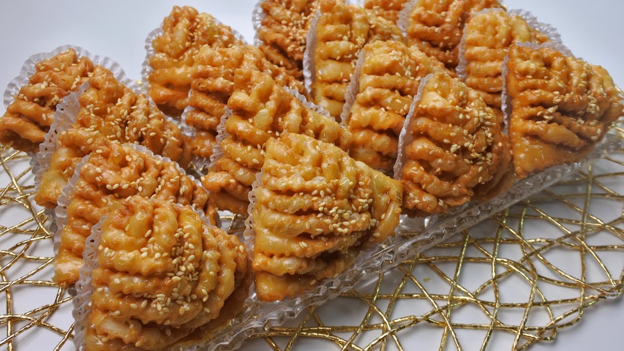 27 حبة قريوش بشكل جديد بعجينة تقليدية جزائرية مورق ومقرمش بدون الة التوريق بطريقة سهلة جدا