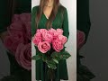 11 розовых роз